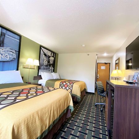 Super 8 By Wyndham Newport News/Jefferson Ave. Hotell Eksteriør bilde
