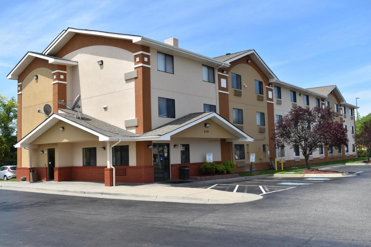 Super 8 By Wyndham Newport News/Jefferson Ave. Hotell Eksteriør bilde