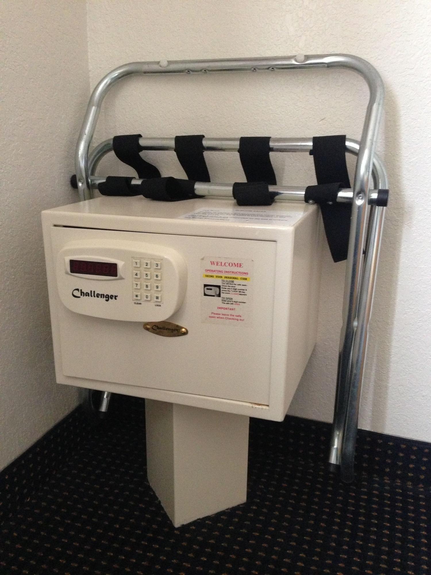 Super 8 By Wyndham Newport News/Jefferson Ave. Hotell Eksteriør bilde
