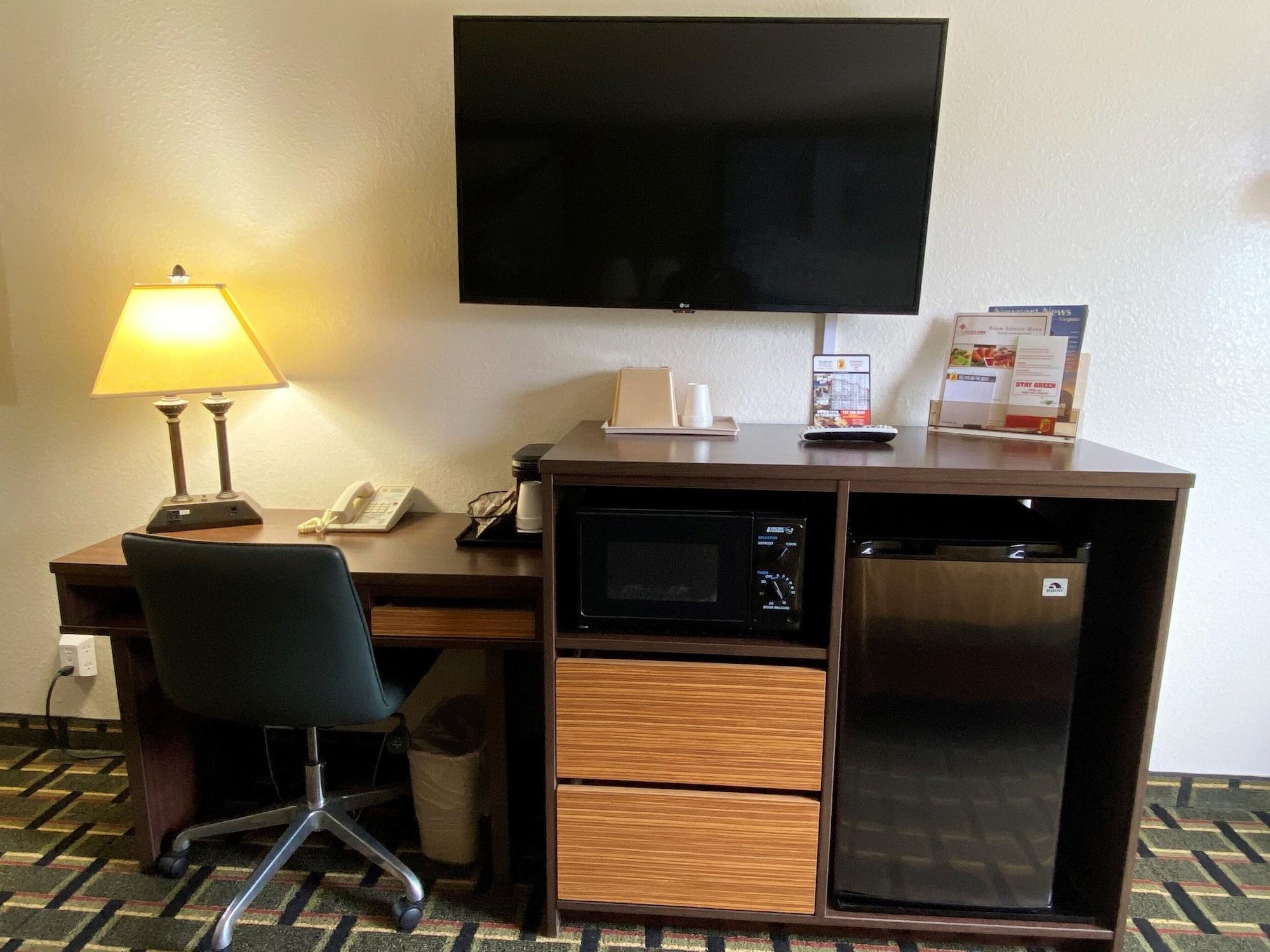 Super 8 By Wyndham Newport News/Jefferson Ave. Hotell Eksteriør bilde