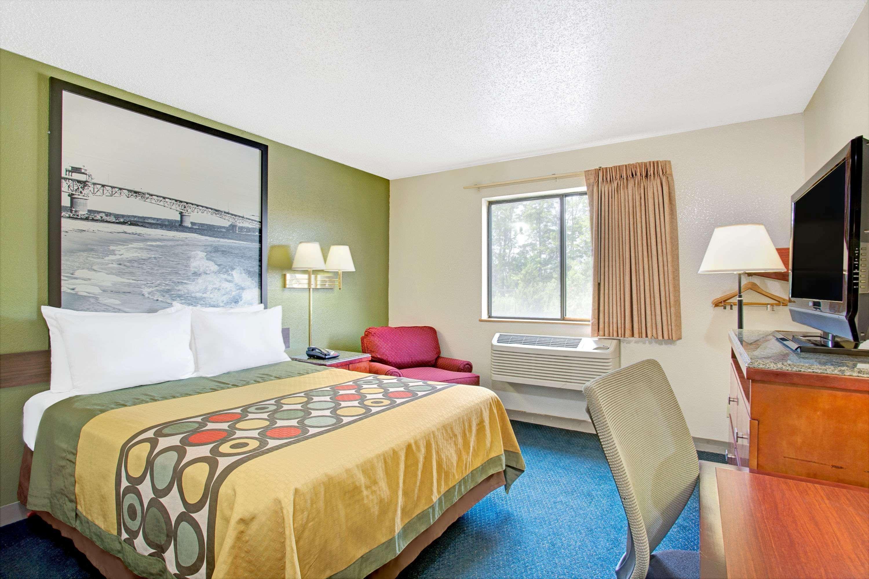 Super 8 By Wyndham Newport News/Jefferson Ave. Hotell Eksteriør bilde