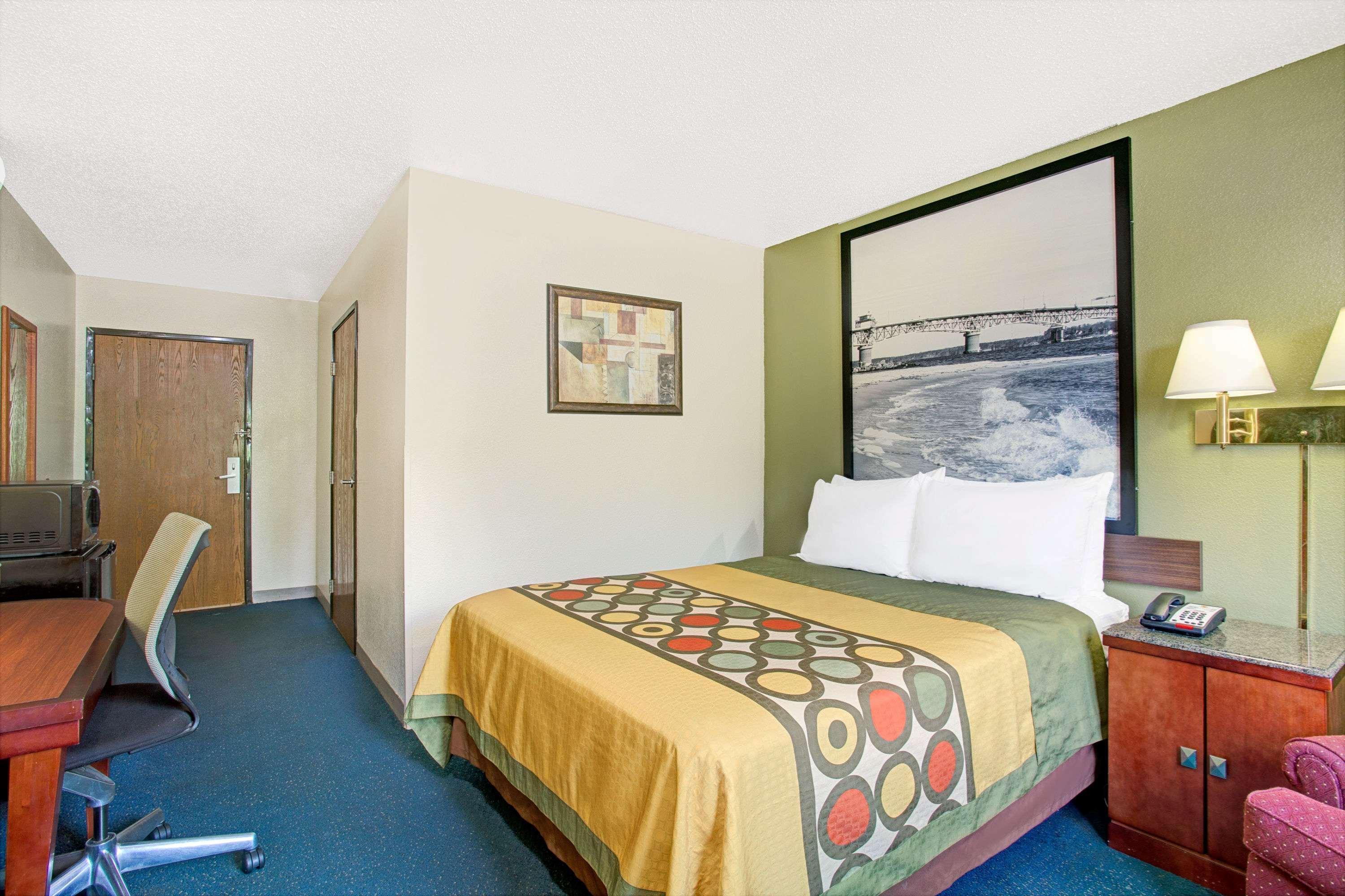 Super 8 By Wyndham Newport News/Jefferson Ave. Hotell Eksteriør bilde