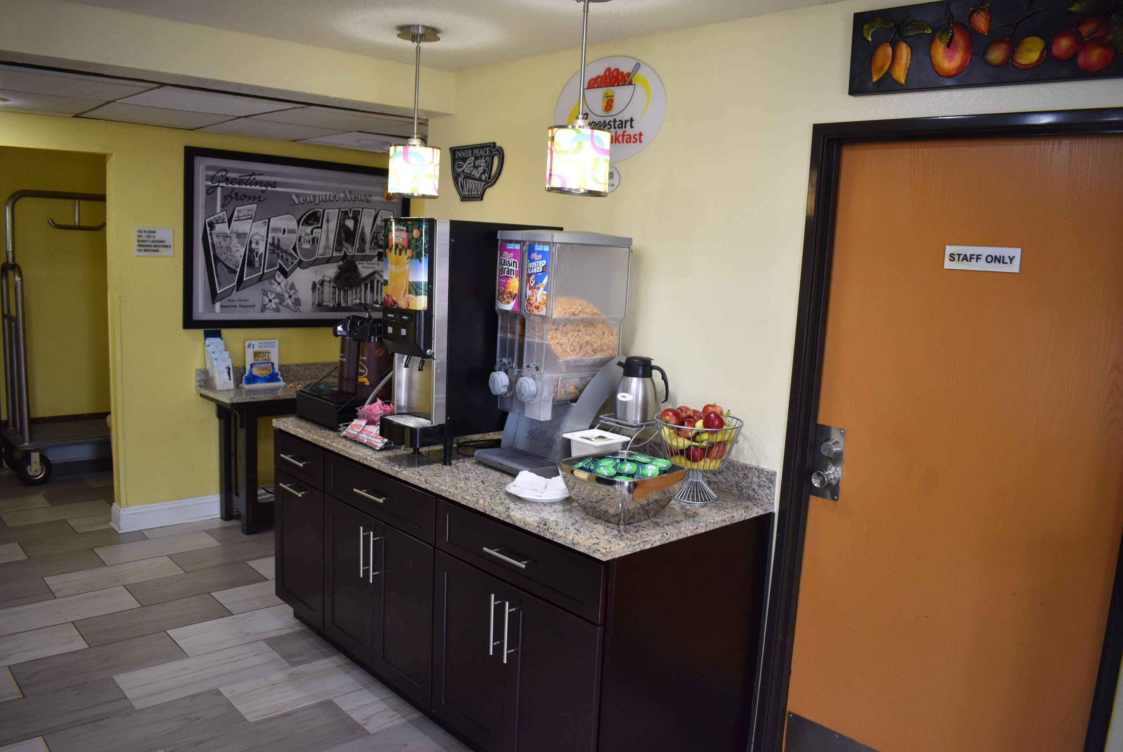 Super 8 By Wyndham Newport News/Jefferson Ave. Hotell Eksteriør bilde