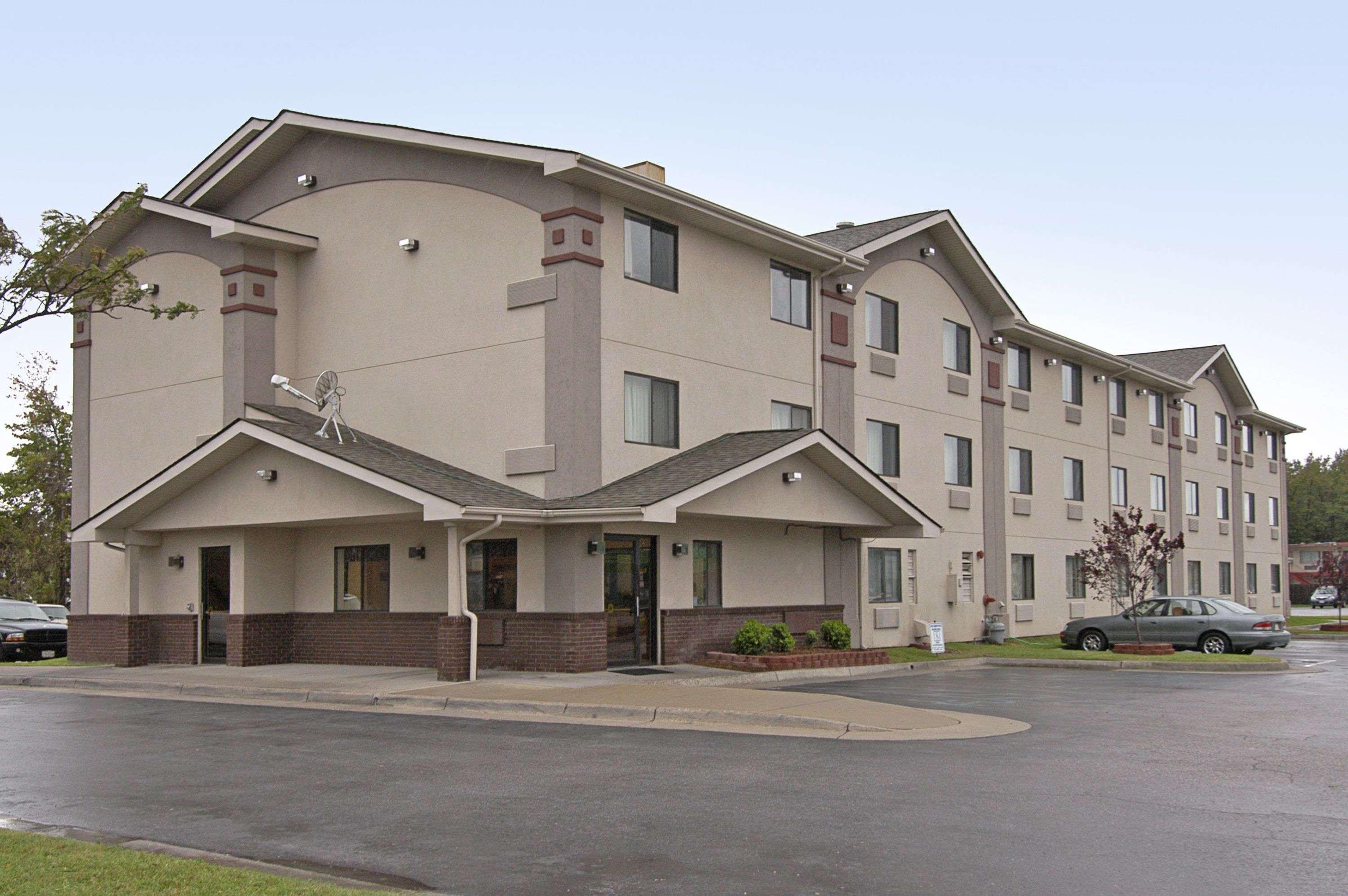Super 8 By Wyndham Newport News/Jefferson Ave. Hotell Eksteriør bilde