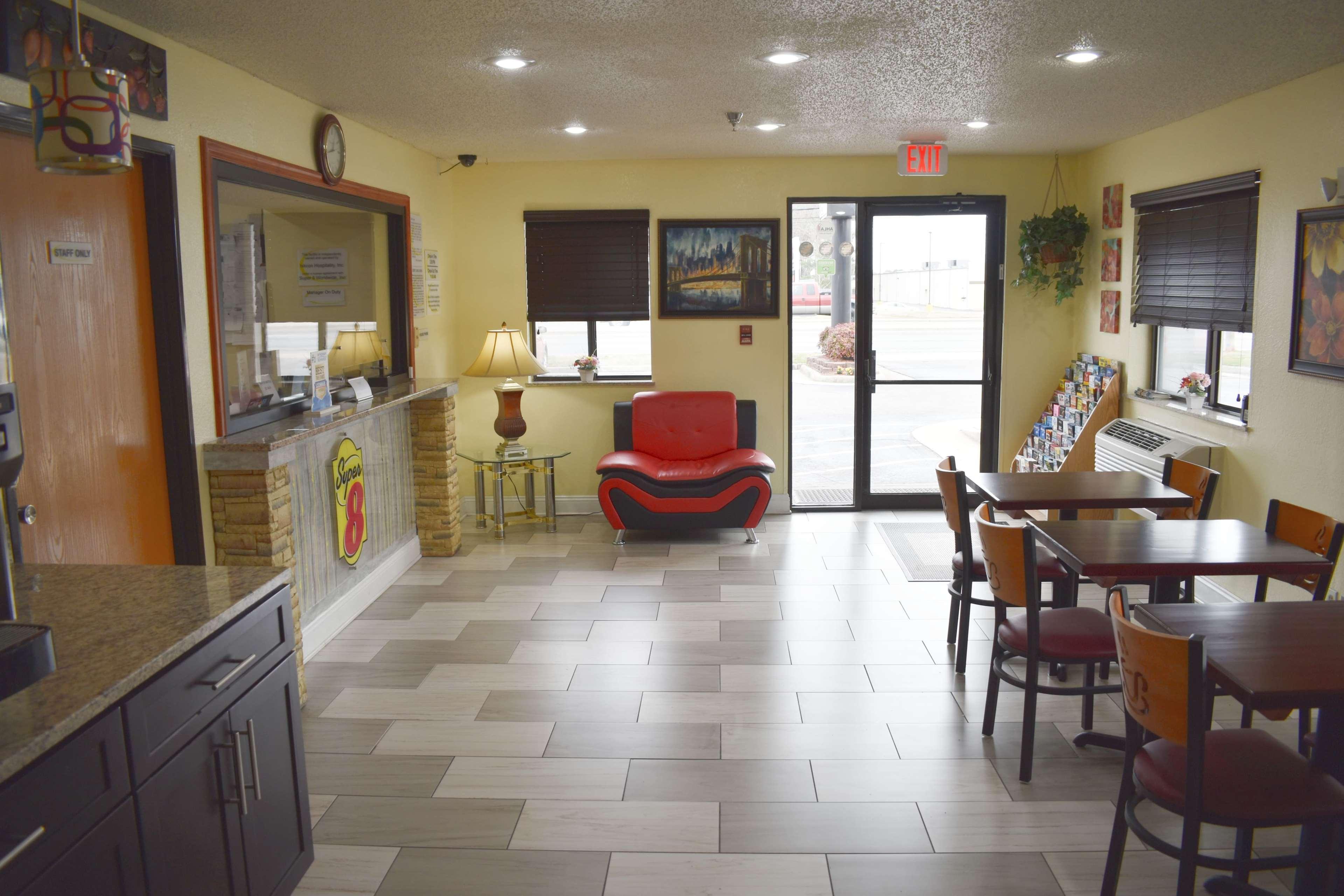 Super 8 By Wyndham Newport News/Jefferson Ave. Hotell Eksteriør bilde