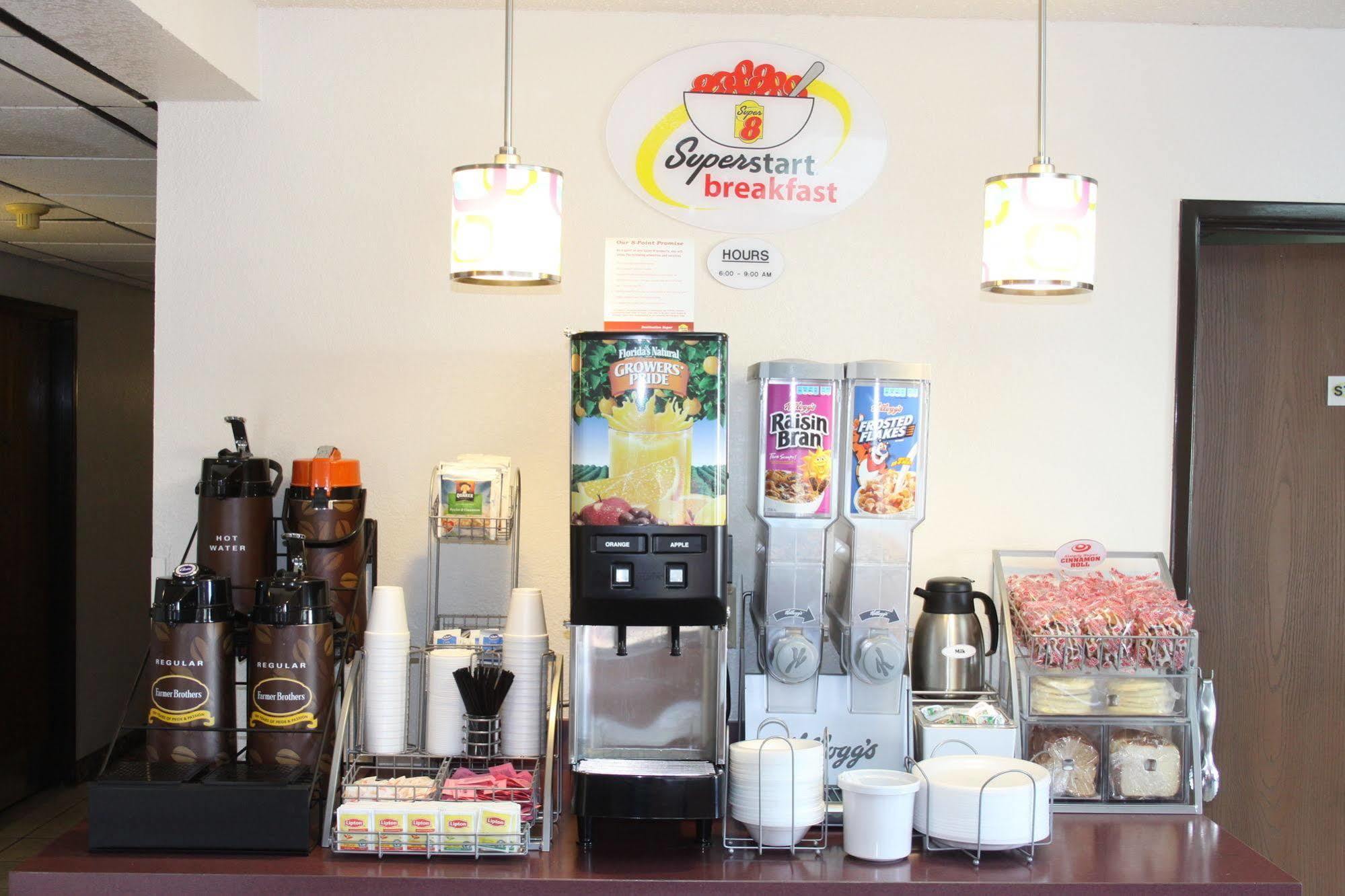 Super 8 By Wyndham Newport News/Jefferson Ave. Hotell Eksteriør bilde
